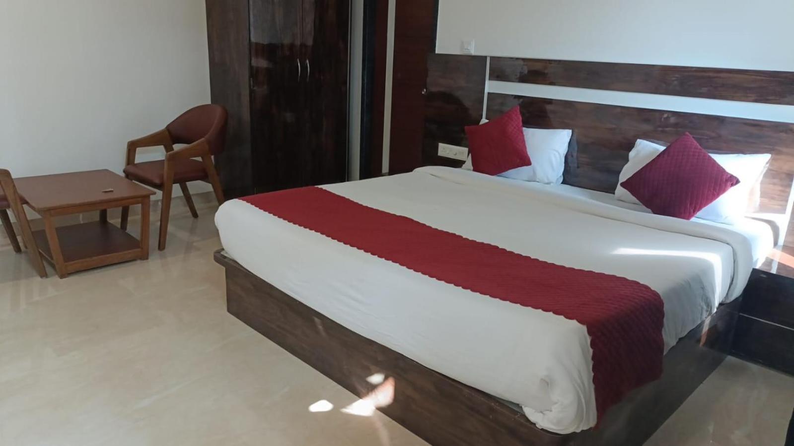 Mountain Hill Resort Lonavala Extérieur photo